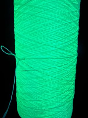 Escarla de 2 mm de hilo brillante oscuro para uso interior y exterior