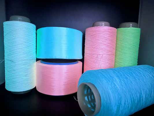 Poliéster Fluorescente de tejido de punto de hilo Blanco zapatos superior brillante